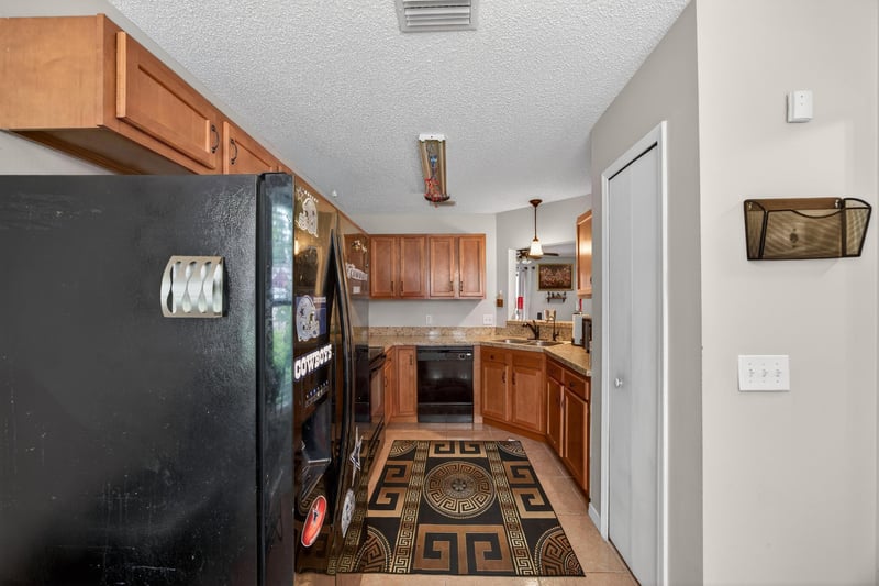 Photo 10 of 8849 Victoria Landing Dr W, Jacksonville, FL 32208, photographed by Megapixeler