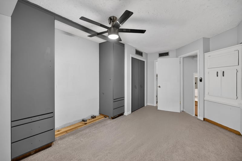 Bedroom hallway with built-in storage at 2910 Ravines Rd, Middleburg, FL 32068