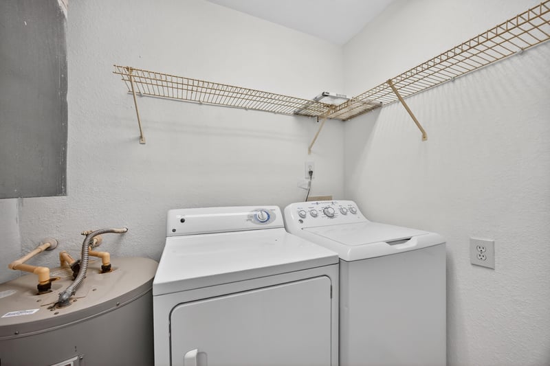 Laundry Room at 13703 Richmond Park Dr N #1402, Jacksonville, FL 32224