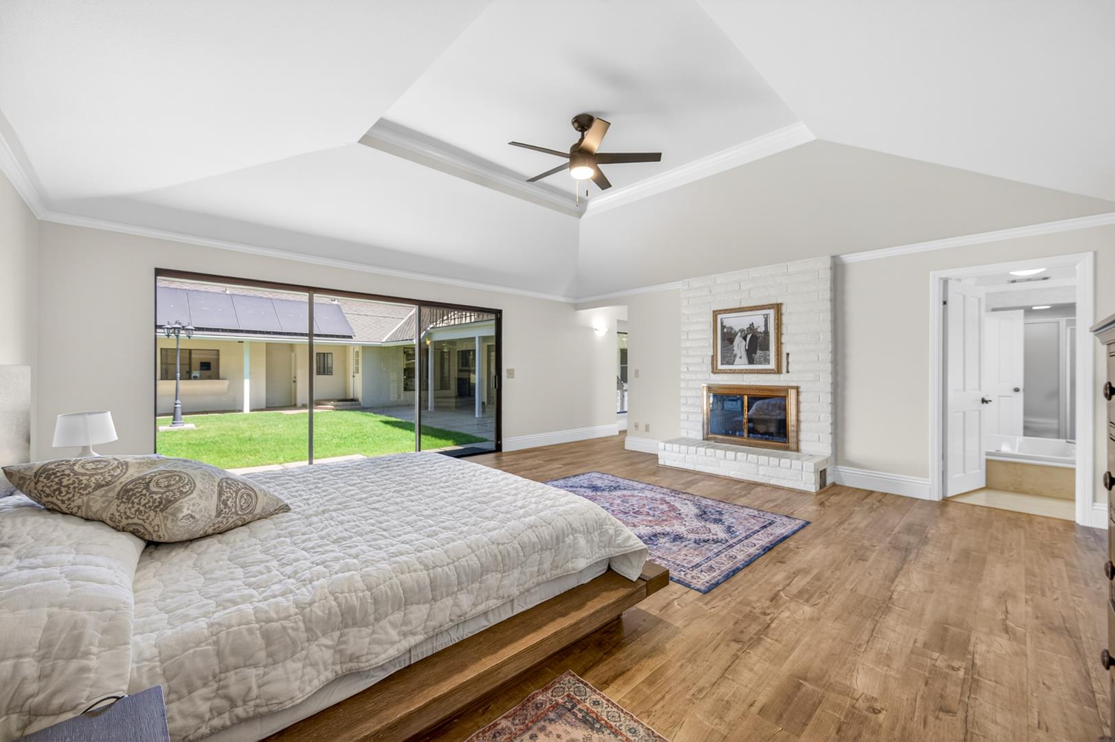 5261 N Van Ness Blvd, photo 78