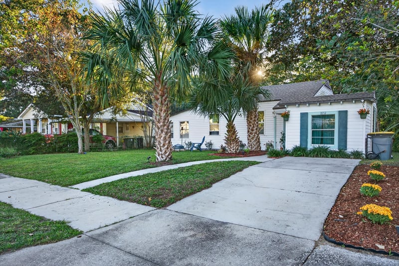 Photo 3 of 2712 Cherrywood Rd, Jacksonville, FL 32210, photographed by Megapixeler