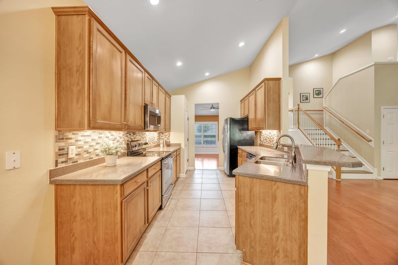 Photo 8 of 9221 Rosewater Ln, Jacksonville, FL 32256, photographed by Megapixeler