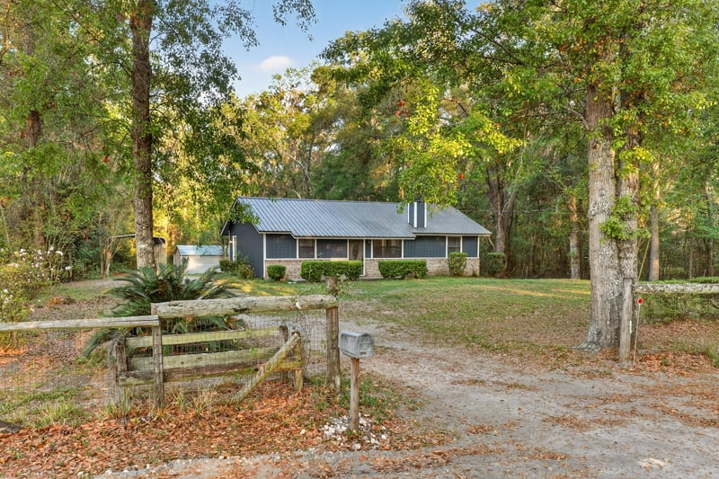 Photo 4 of 6092 Taylor Rd, Jacksonville, FL 32234, photographed by Megapixeler