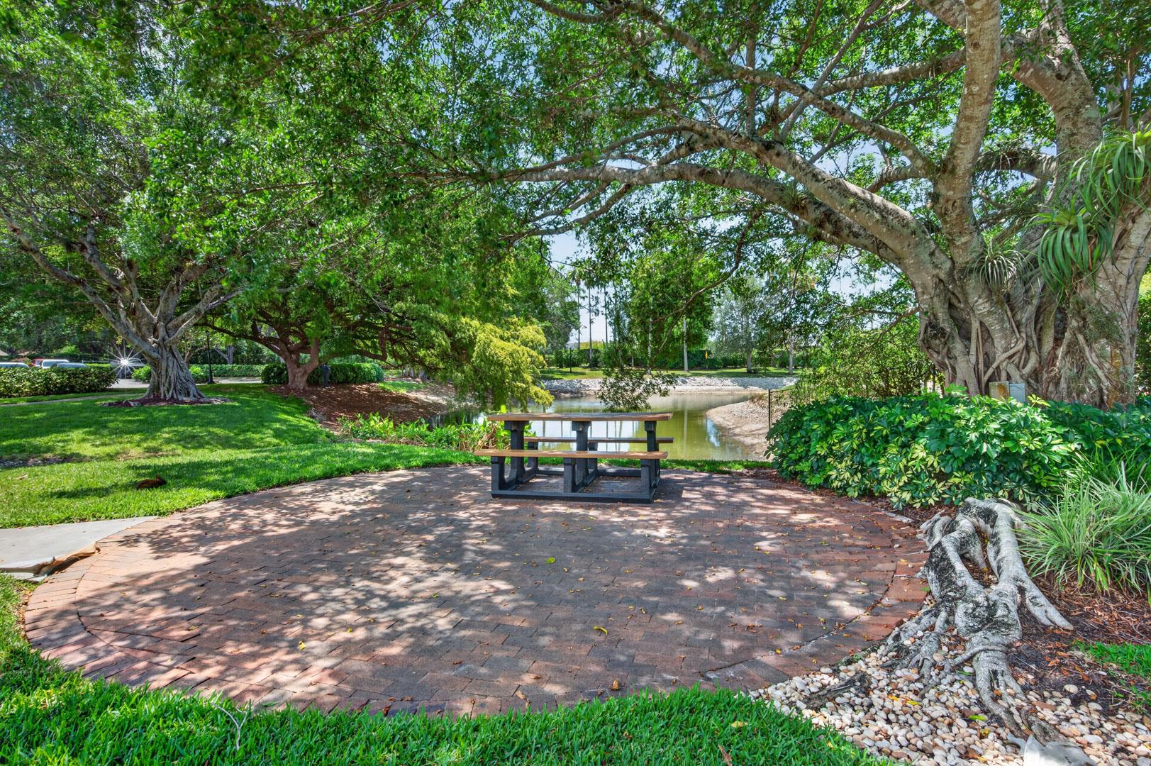 6650 Ilex Cir, photo 29