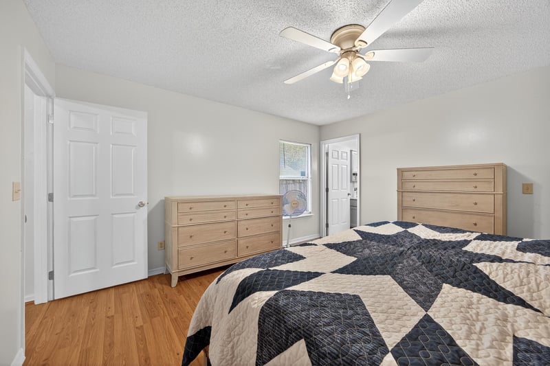 yirayma (66) at 7613 Chelmsford Dr, Jacksonville, FL 32244