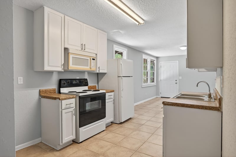Photo 17 of 1011 Glencarin St, Jacksonville, FL 32208, photographed by Megapixeler