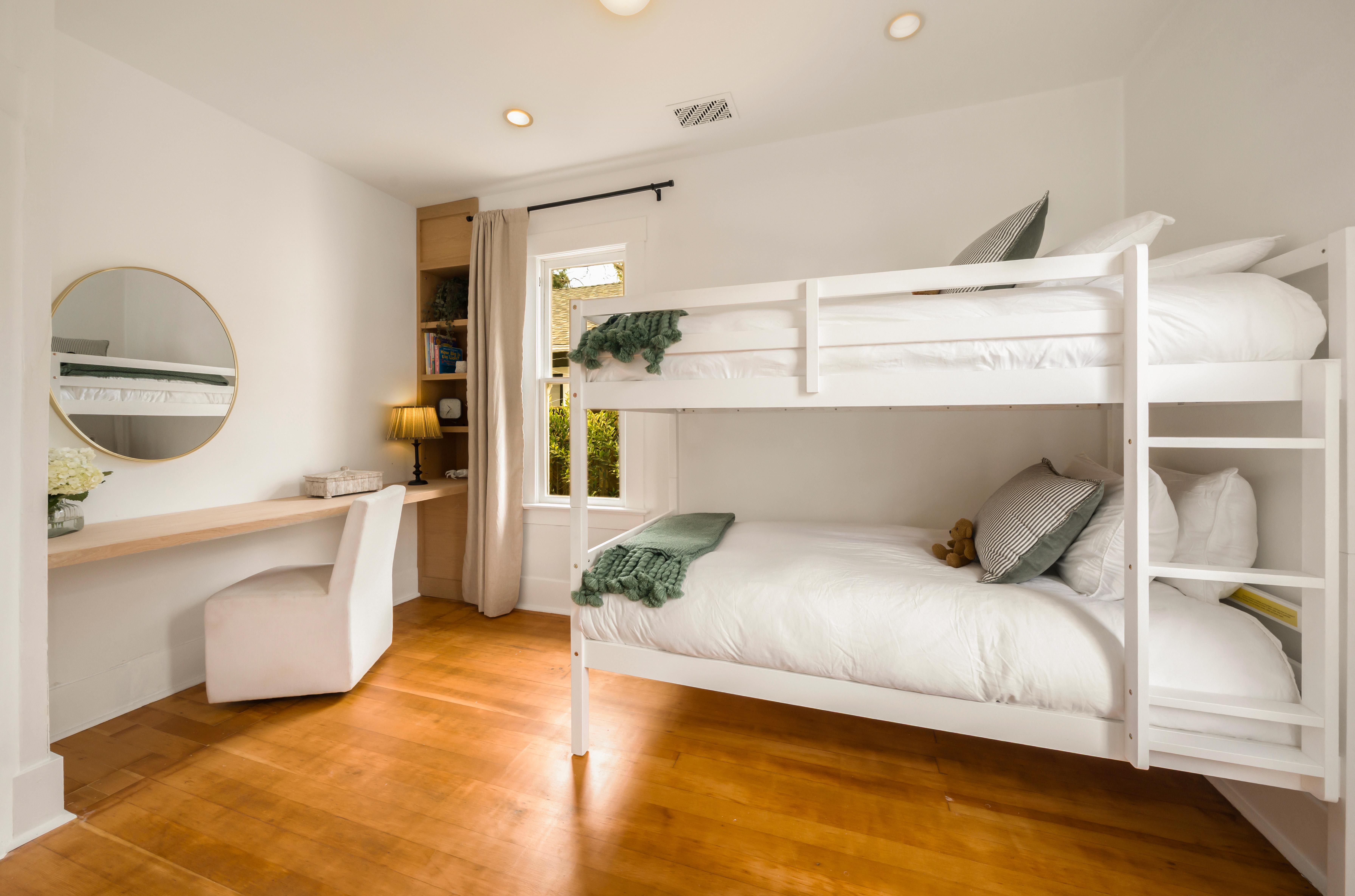 Real estate photography virtual tour of 1508 De La Vina St, Santa Barbara — 49-photo standard package by VirTour Media