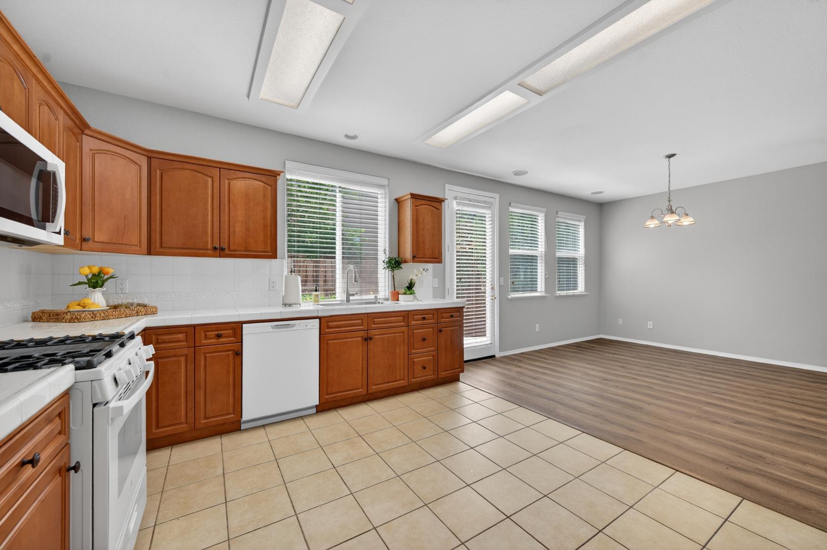 714 W Riviera Ln, photo 21