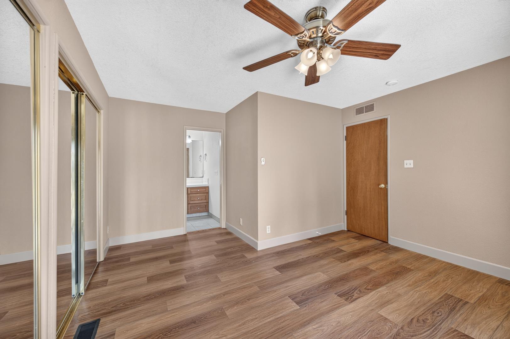 749 W Escalon Ave, photo 43