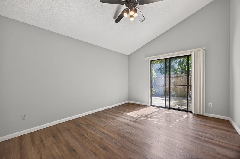 Photo 11 of 10711 Whispering Woods Pl #2, Jacksonville, FL 32246, photographed by Megapixeler