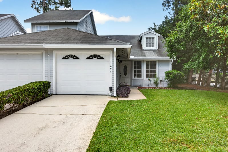 Photo 3 of 11095 Wandering Oaks Dr, Jacksonville, FL 32257, photographed by Megapixeler