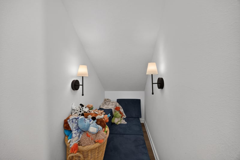 Closet nook with wall sconces at 2354 Jennings Farm Dr, Middleburg, FL 32068