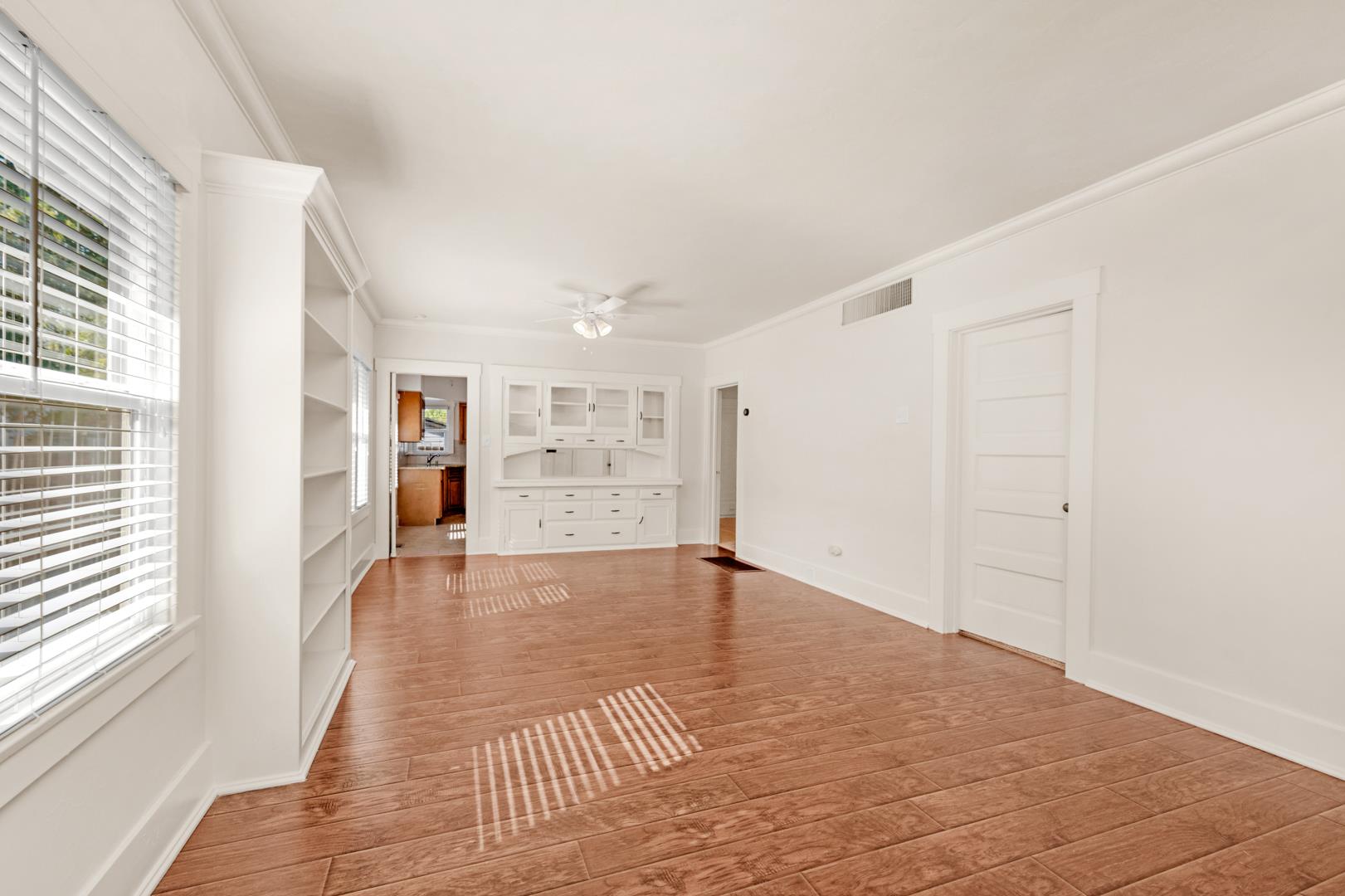 1009 N Vagedes Ave, photo 8