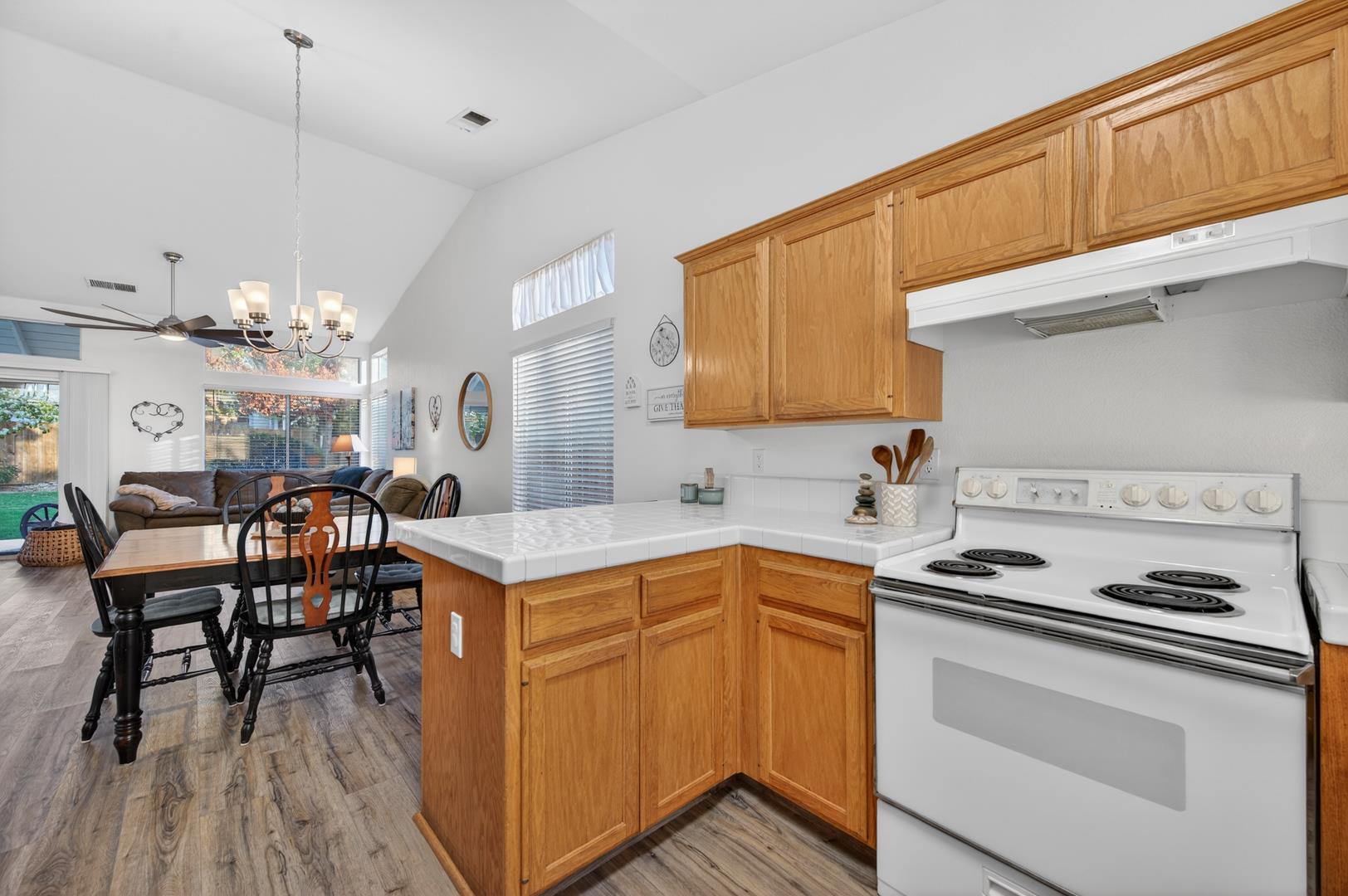 8652 N Sierra Vista Ave, photo 21
