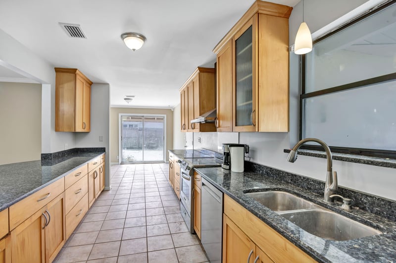 Photo 13 of 3345 Eunice Rd, Jacksonville, FL 32250, photographed by Megapixeler