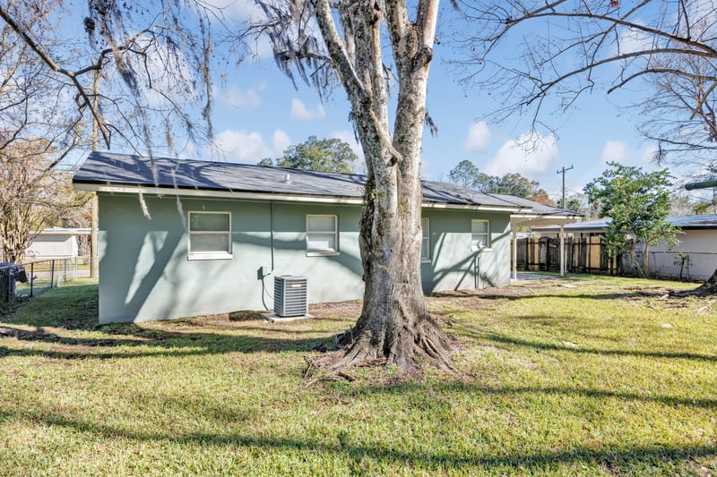 Photo 16 of 858 Le Brun Dr, Jacksonville, FL 32205, photographed by Megapixeler