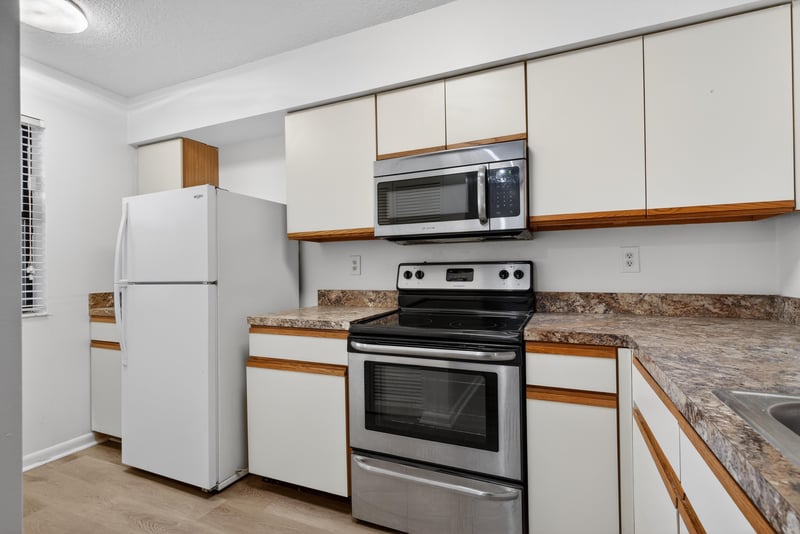 Photo 16 of 1604 Arcadia Dr, Jacksonville, FL 32207, photographed by Megapixeler