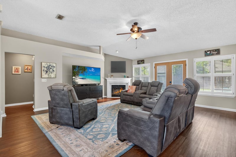 Living Room 2 at 629 Hummingbird Ct, Jacksonville, FL 32259