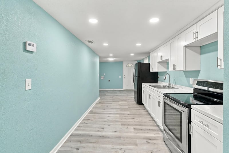 Kitchen wide angle view, photographed by Megapixeler on W 24th St, Jacksonville