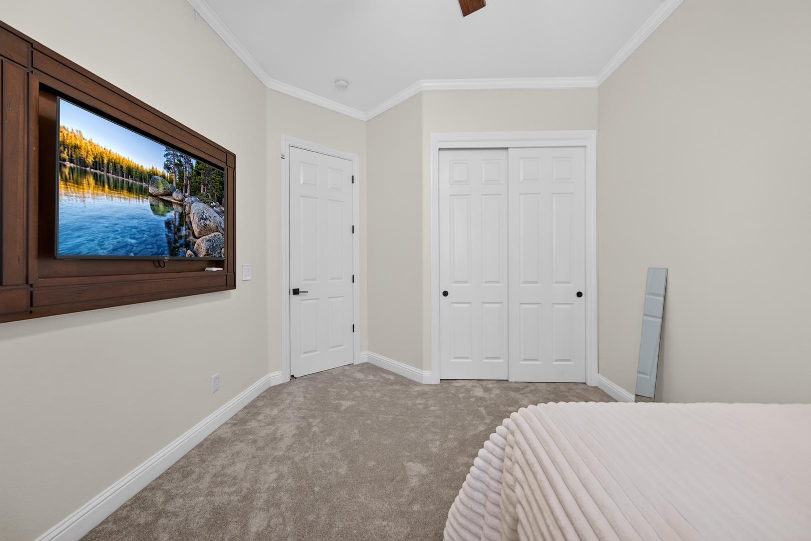 633 W Richmond Ave, photo 70