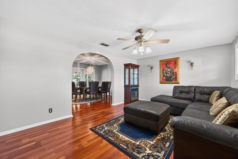 Photo 4 of 2137 Burgoyne Dr, Jacksonville, FL 32208, photographed by Megapixeler