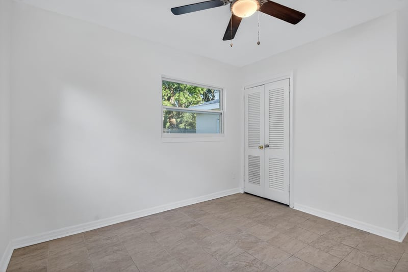 Photo 34 of 6923 King Arthur Rd N, Jacksonville, FL 32211, photographed by Megapixeler