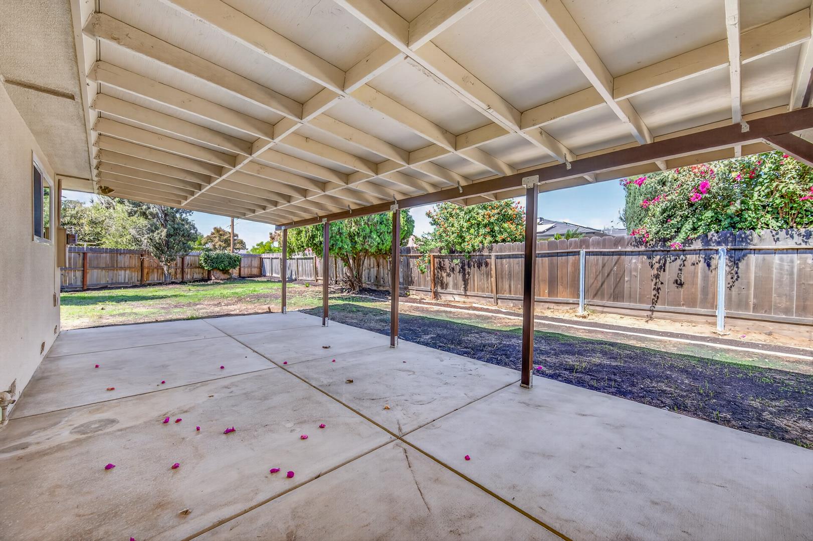 957 W Pico Ave, photo 27
