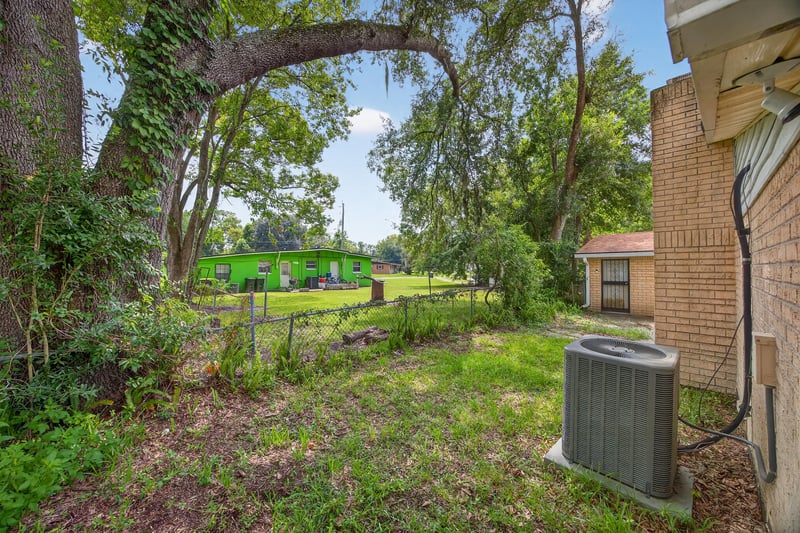 Photo 43 of 5216 Doncaster Ave, Jacksonville, FL 32208, photographed by Megapixeler