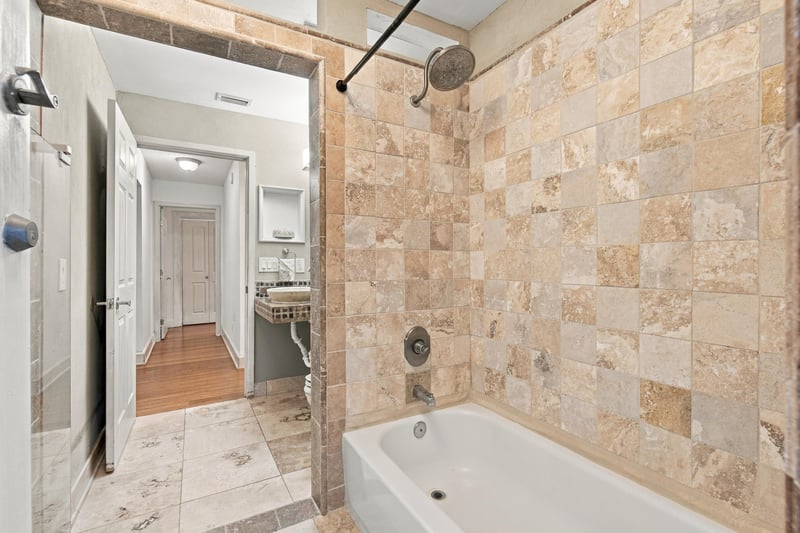Bathroom shower and tub, photographed by Megapixeler on Winding Springs Ct, Jacksonville