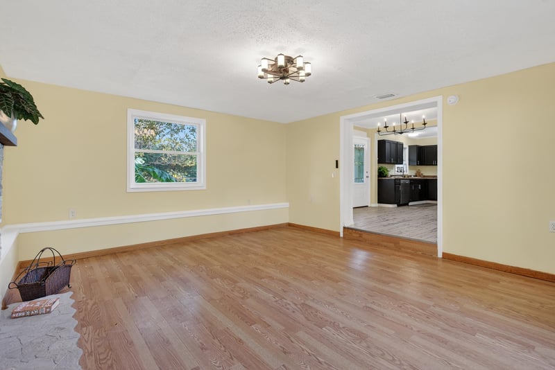 Photo 16 of 6923 King Arthur Rd N, Jacksonville, FL 32211, photographed by Megapixeler
