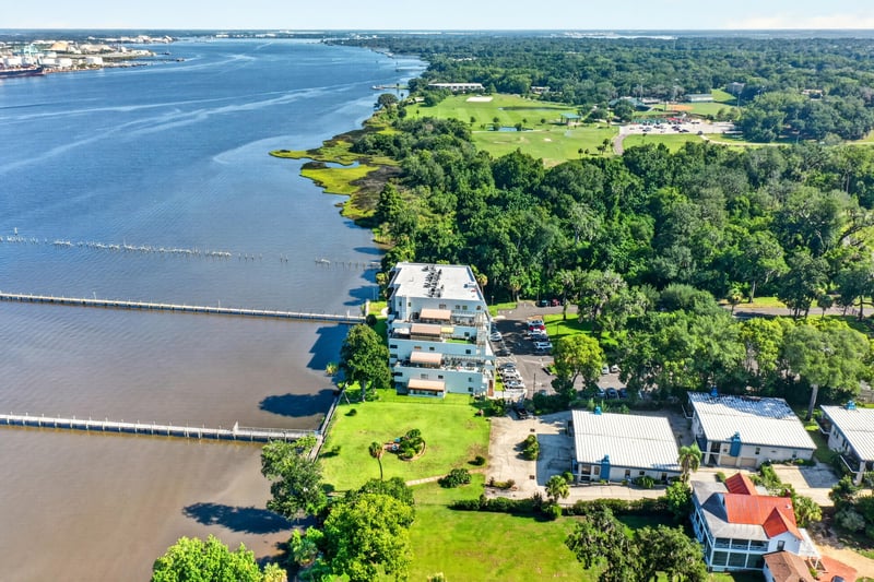 Aerial view of building along the waterway in Jacksonville
