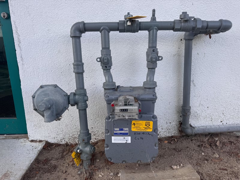 Gas meter and supply piping at 11700 New Kings Rd, Jacksonville, FL 32219