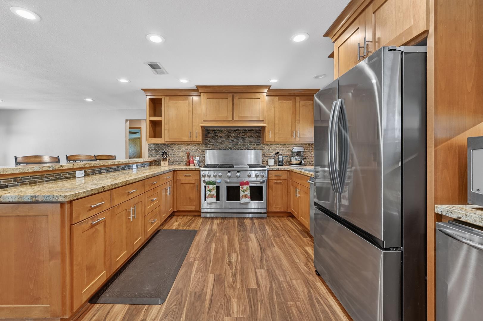 1185 N Locan Ave, photo 37
