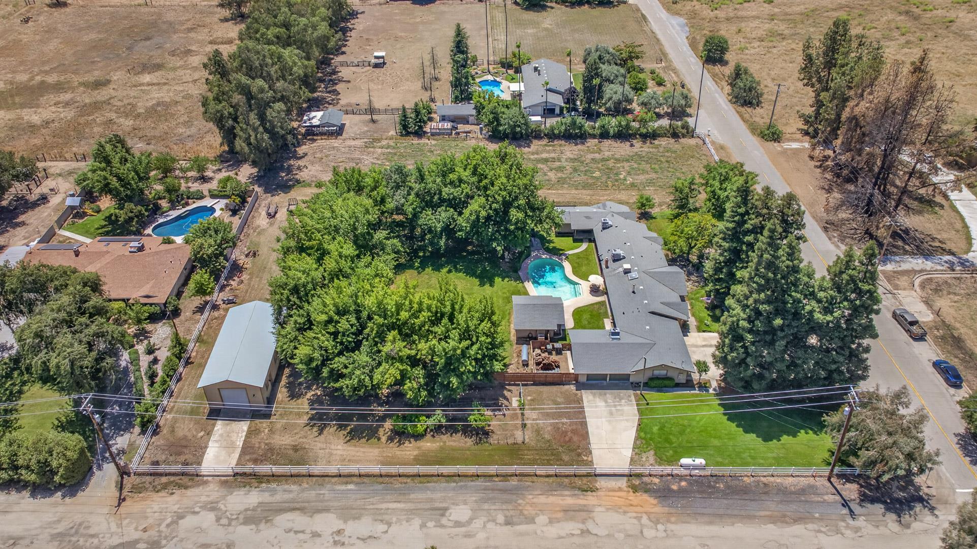 1185 N Locan Ave, photo 19