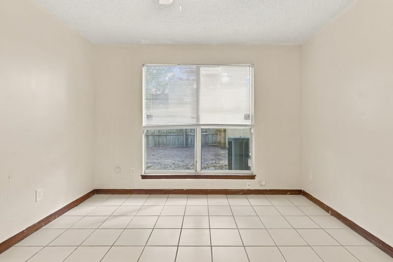 Bedroom with natural light, photographed by Megapixeler on Blue Teal Ct, Jacksonville