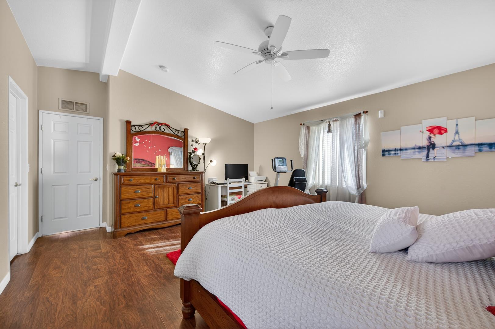 105 W Herndon #3, photo 31