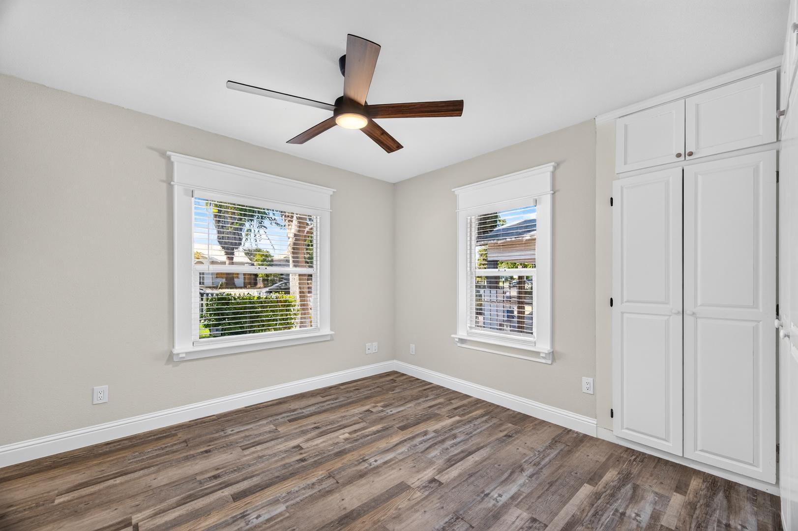 926 N Thorne Ave, photo 21