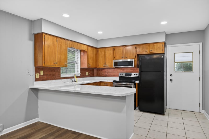 Photo 16 of 8015 Jaguar Dr, Jacksonville, FL 32244, photographed by Megapixeler