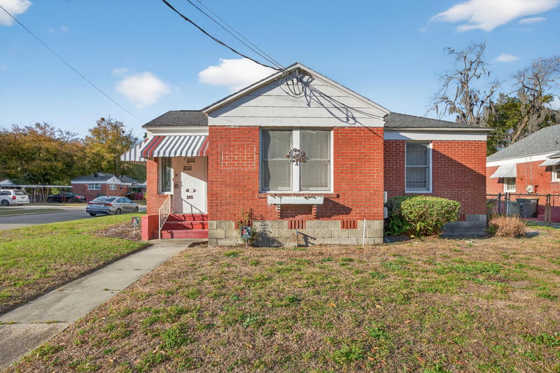 Photo 2 of 345 E 44th St, Jacksonville, FL 32208, photographed by Megapixeler