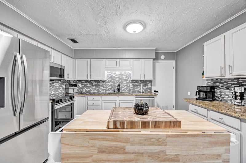 Photo 6 of 7946 Dalehurst Dr S, Jacksonville, FL 32277, photographed by Megapixeler