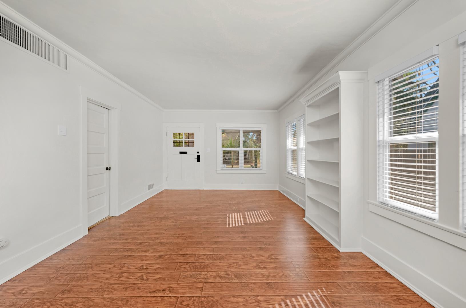 1009 N Vagedes Ave, photo 10