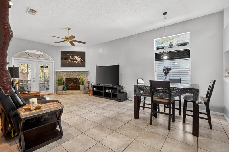 Photo 6 of 8051 Copperfield Cir N, Jacksonville, FL 32244, photographed by Megapixeler