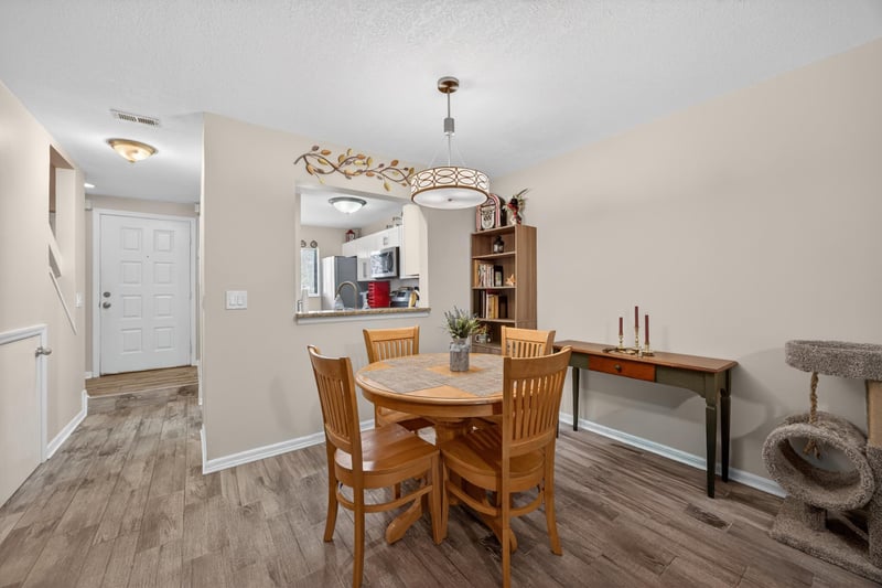 Photo 5 of 85 Debarry Ave apt 1024, Orange Park, FL 32073, photographed by Megapixeler