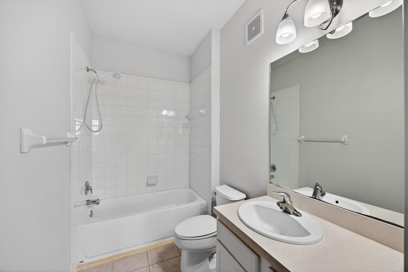 Main Bathroom at 11251 Campfield Dr unit 2305, Jacksonville, FL 32256