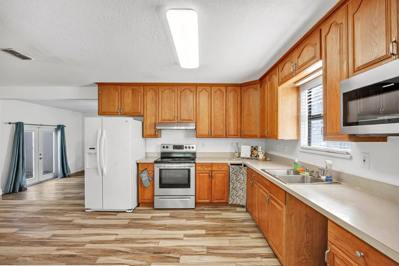 Photo 31 of 8626 Taylor Field Rd, Jacksonville, FL 32244, photographed by Megapixeler