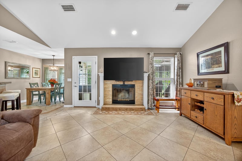 Photo 10 of 4348 Eli Whitney Dr, Middleburg, FL 32068, photographed by Megapixeler