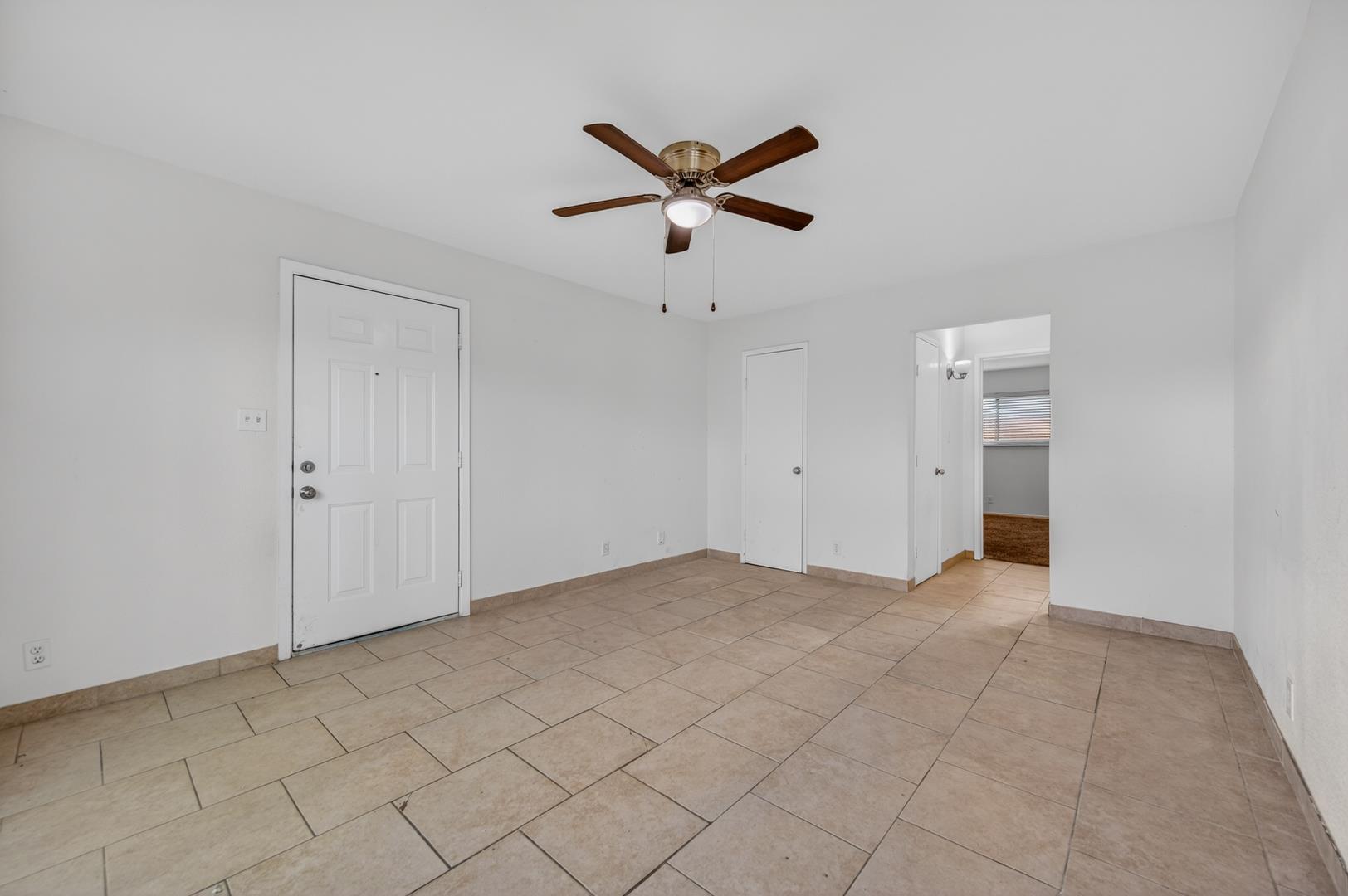 1348 E San Bruno Ave, photo 18