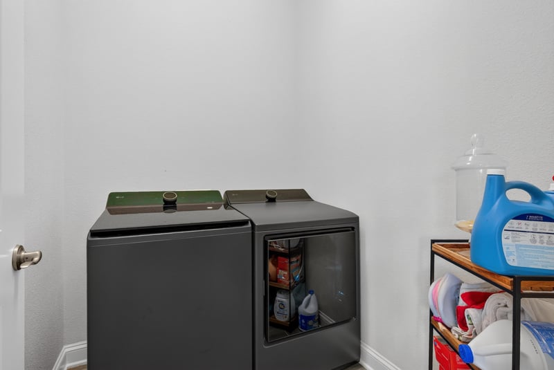Laundry room with washer and dryer at 3328 Southern Oaks Dr, Green Cove Springs, FL 32043