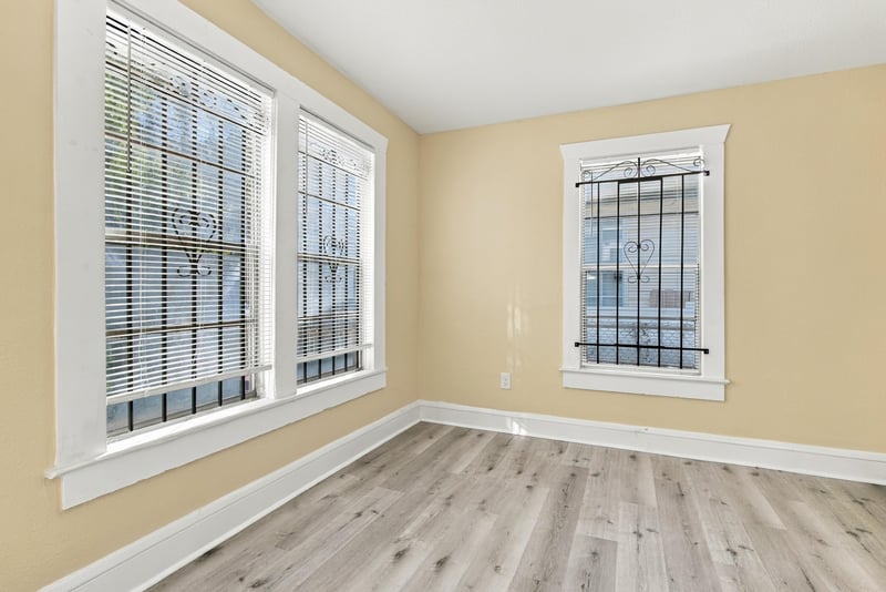 Empty bedroom with natural light, photographed by Megapixeler on W 24th St, Jacksonville