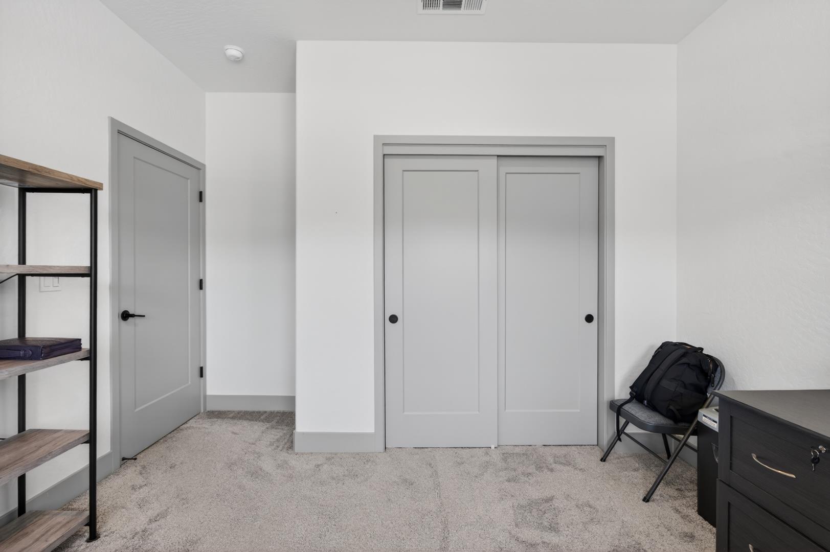 2086 N Phillip Ave, photo 63